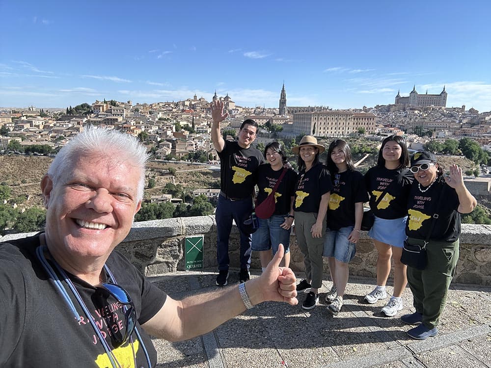 Jorge with a tour group in Toledo
